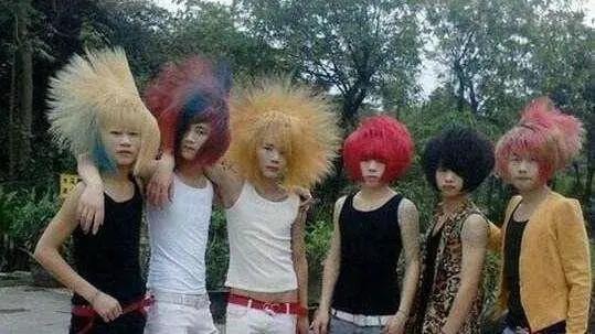 QQ秀下架乌龙引发时代的眼泪，爷青结的背后还有危机感