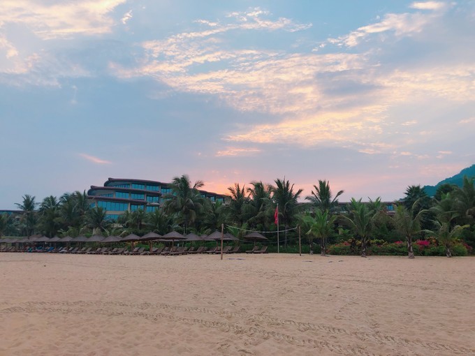 海南冲浪旅游攻略,海南万宁日月湾冲浪攻略