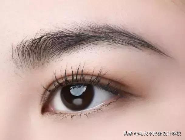 怎么用睫毛夹刷睫毛,三分钟学会夹睫毛和刷睫毛