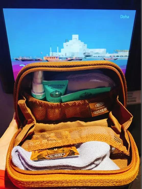 卡塔尔航空777经济舱体验,卡塔尔航空qsuite商务舱是哪个飞机