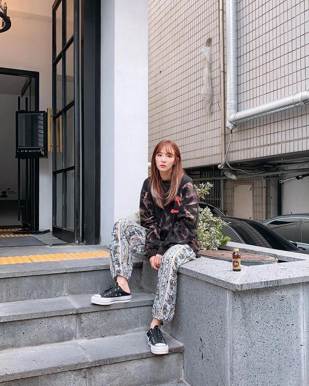 易烊千玺发型权志龙发型,权志龙易烊千玺红色