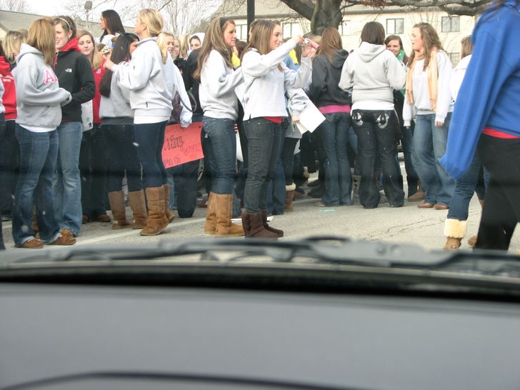 世界上有哪些荒唐事件,世界上可笑的事情都有哪些