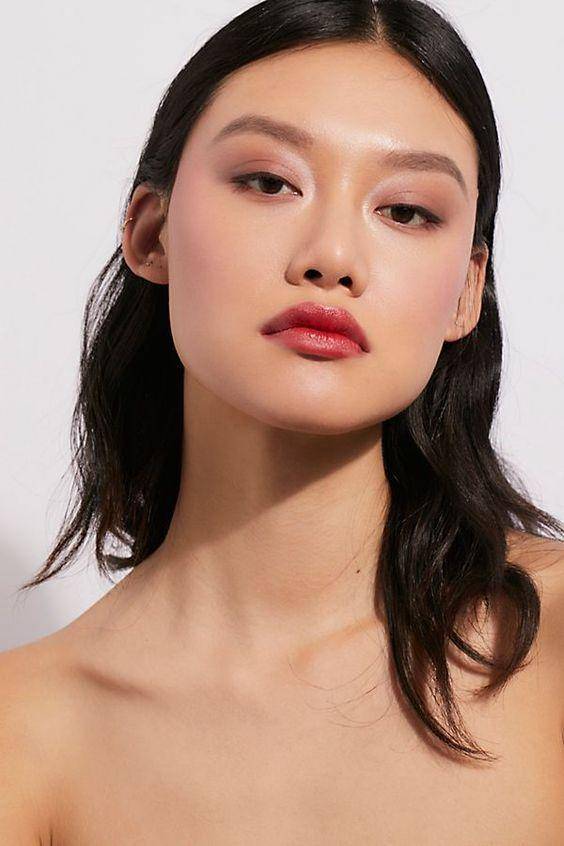 方脸女生是不是很难看,方脸太高级了