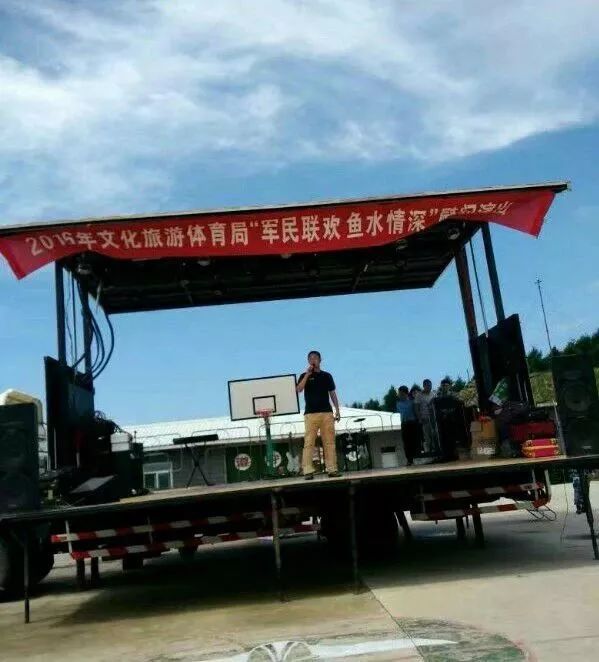 杨林老师照片,杨林老师钢琴