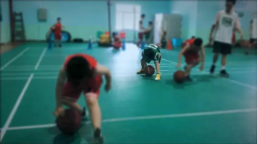 如何在运动中辅助治疗自闭症？感统、大运动、LSP······