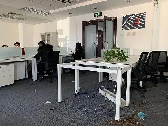 又一共享汽车倒下：网站无法访问创始人成老赖，押金要退365年