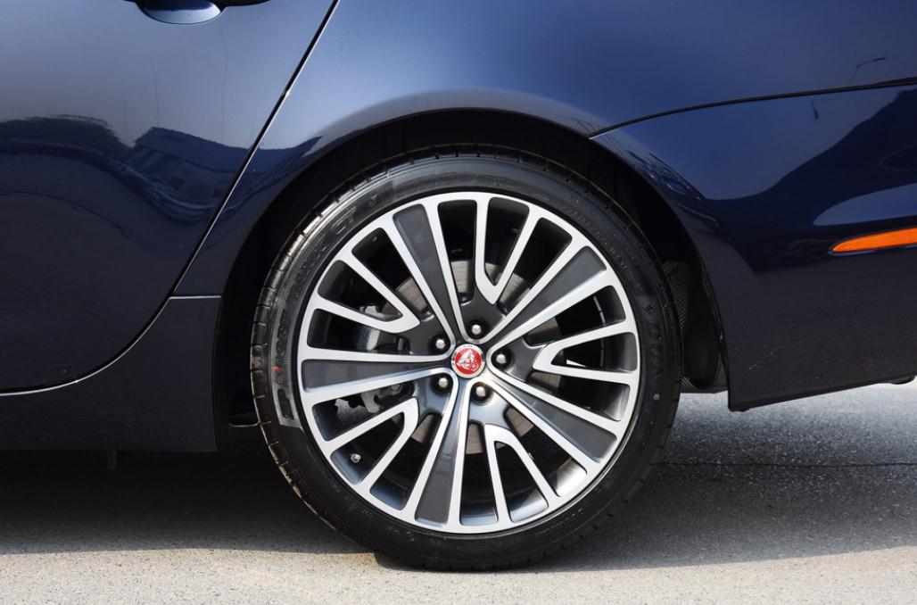 捷豹最美跑车排行,捷豹a8加长版