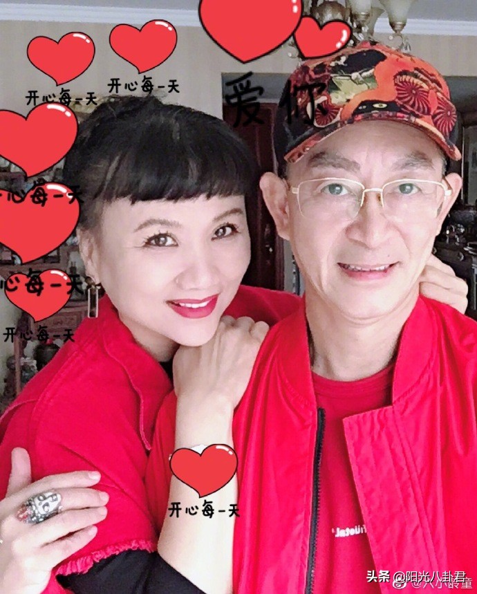 六小龄童结婚秀恩爱,六小龄童晒出妻子生日一家同框