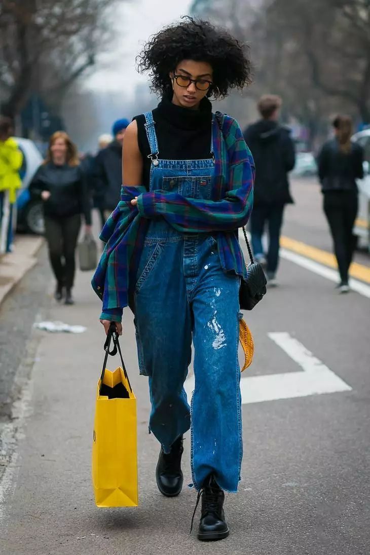 直筒裤短靴是你冬季的穿搭首选吗,冬季穿搭短靴牛仔裤