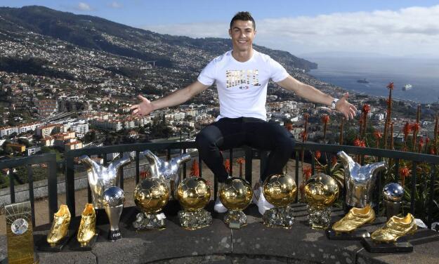 红魔曼联7号变迁,红魔7号传奇与魔咒