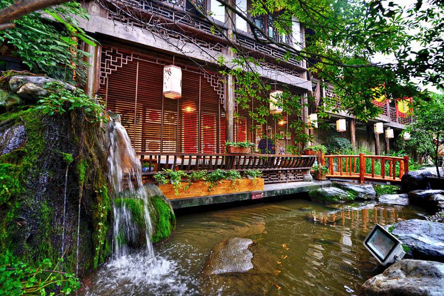 锦里和锦里古街有什么区别,锦里古街在哪里呢