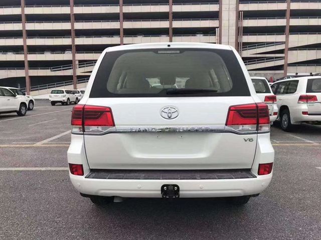 40万买汉兰达还是二手霸道,40万左右买途乐车