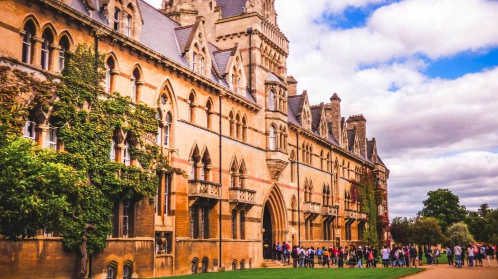 英国大学申请时间,英国大学申请通道开放时间