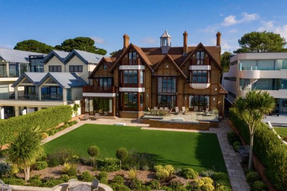 英国爱丁堡豪宅出售,英国海滨别墅