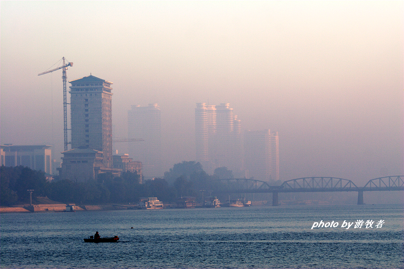 朝鲜的空气总是灰蒙蒙的,朝鲜雾霾