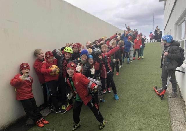 冰岛教练是谁,冰岛球队队长是牙医