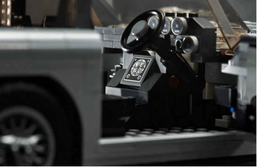 lego车模型,成人坐着开的小玩具车