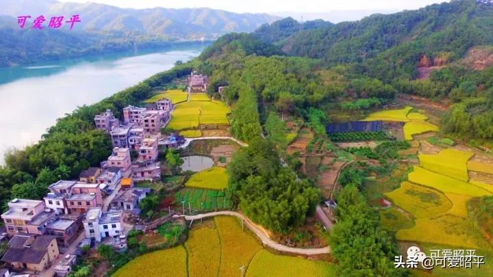 昭平县桂江东岸公路视频,贺州昭平道路建设