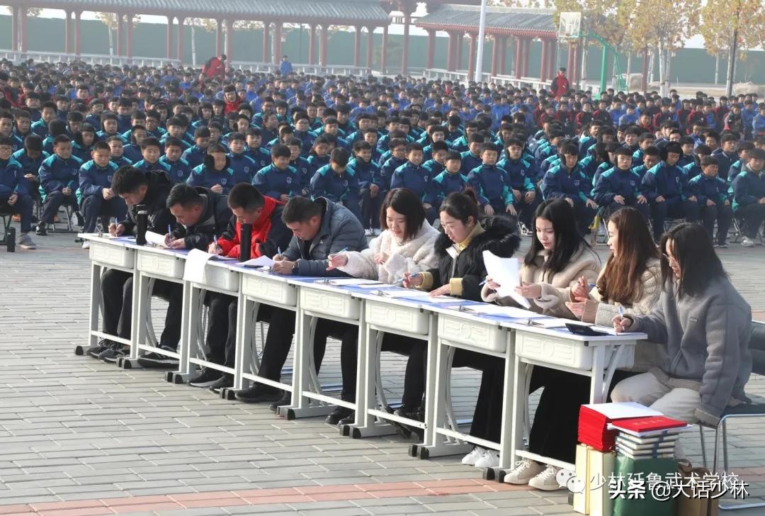 经典润心灵书香溢校园朗诵演讲稿,朗诵书香伴我成长演讲优秀视频