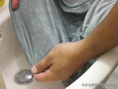 床品去污去黄妙招,床品油腻发黄怎么去除异味