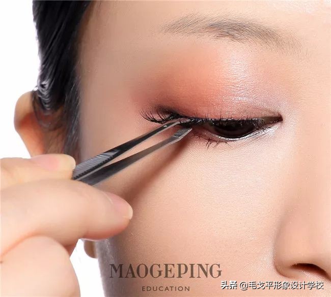下睫毛多怎么画眼妆放大双眼,肿眼泡怎样放大双眼画眼妆