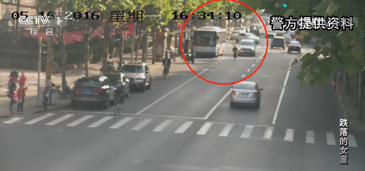 保姆送孩子上学途中被车撞伤,保姆接孩子被撞谁承担责任