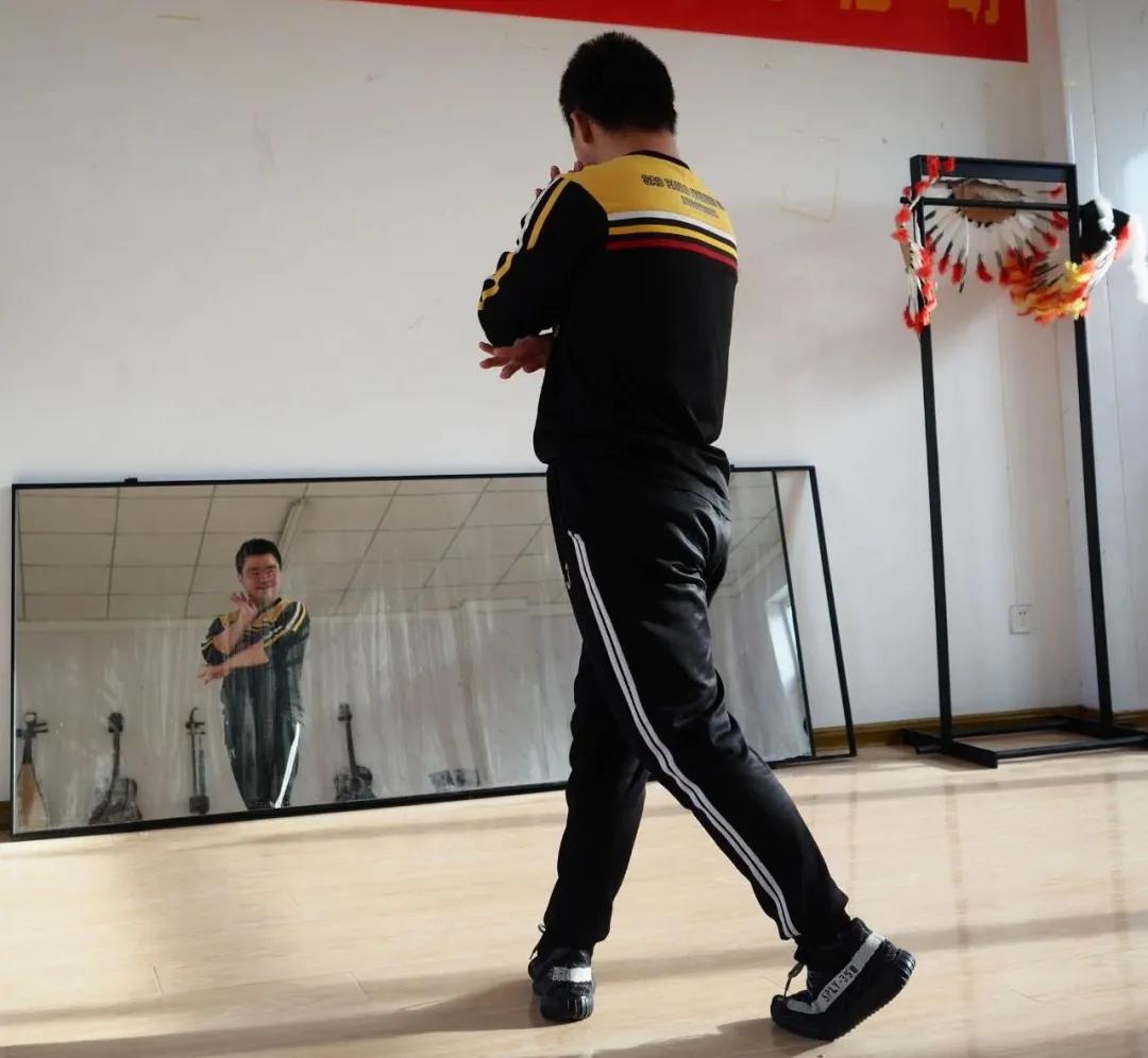 我是一颗小小草，春天何时到