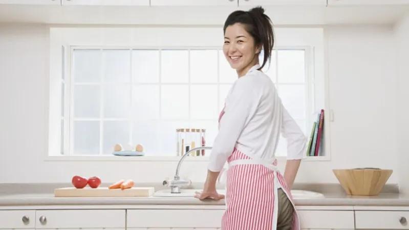 婚外情男人有点动心又怕情人纠缠,男生恋爱中梦到自己出轨