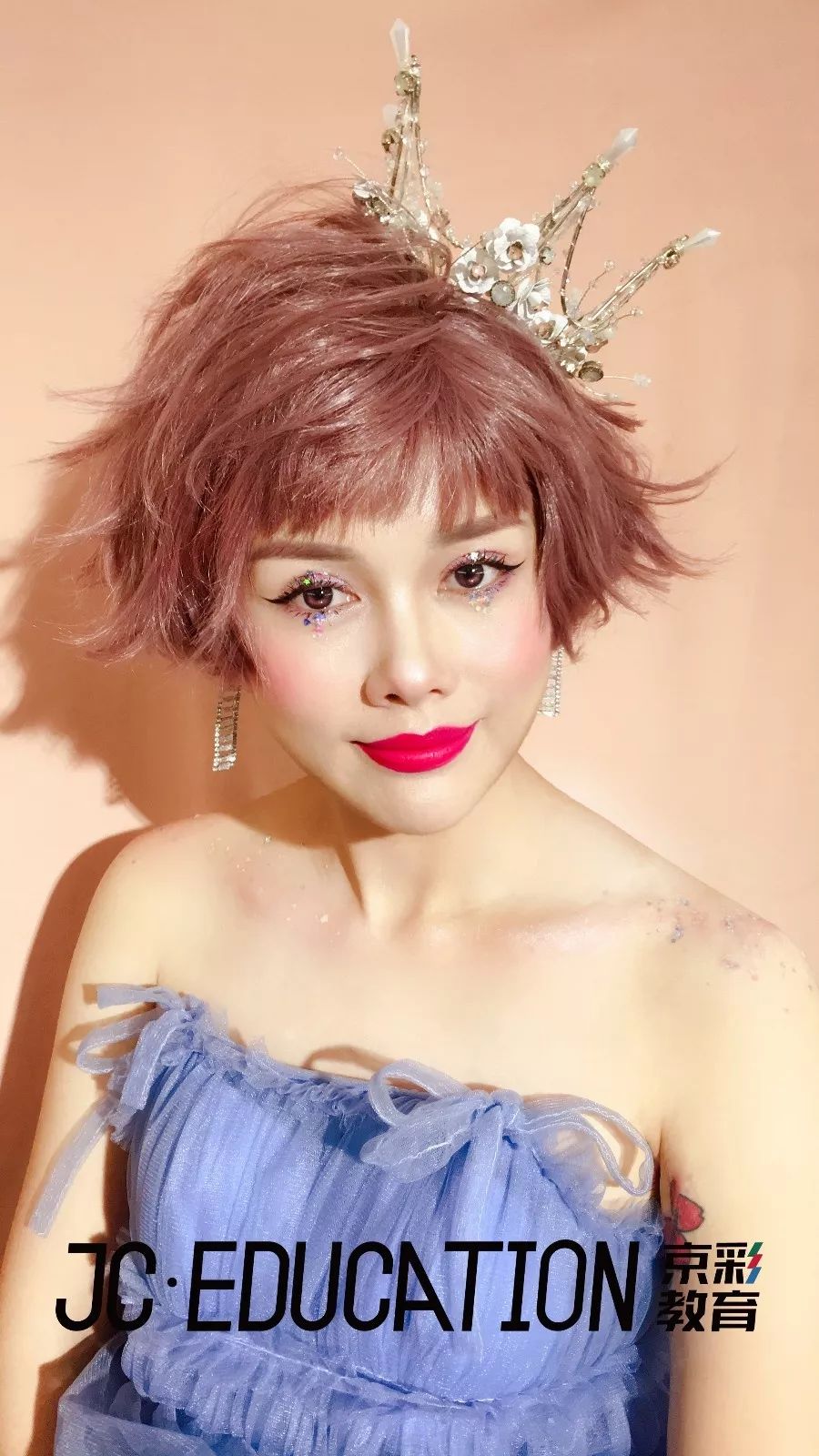 长脸型减龄晚宴造型,晚宴减龄丸子头