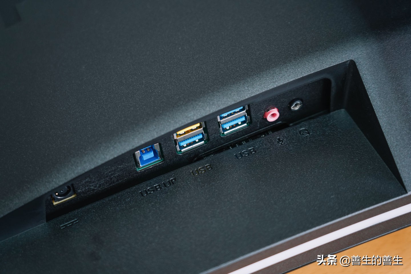 agon显示器保时捷,agon爱攻保时捷联名显示器pd32m