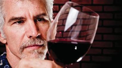 红酒正确喝酒姿势,红酒品鉴的正确姿势