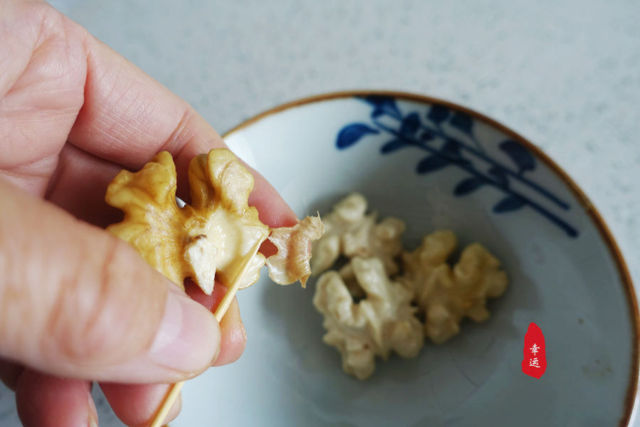 穿心莲木耳核桃拌凉菜,核桃穿心莲