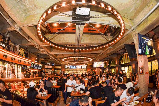 重庆第①家正版餐酒博物馆来了！1000+酒水，50+简餐，嗨翻16h