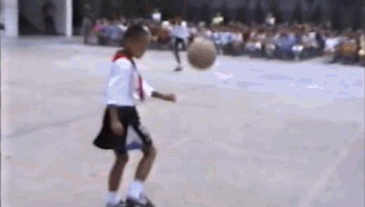 炫得不得了！武磊十岁花式颠球视频曝光，从小就有“球王”风范