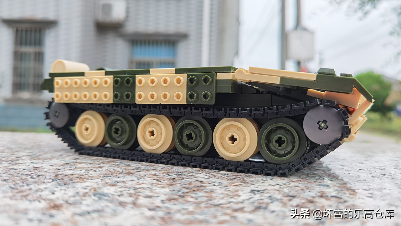 积木t90坦克带悬挂的,启蒙坦克积木虎式t90