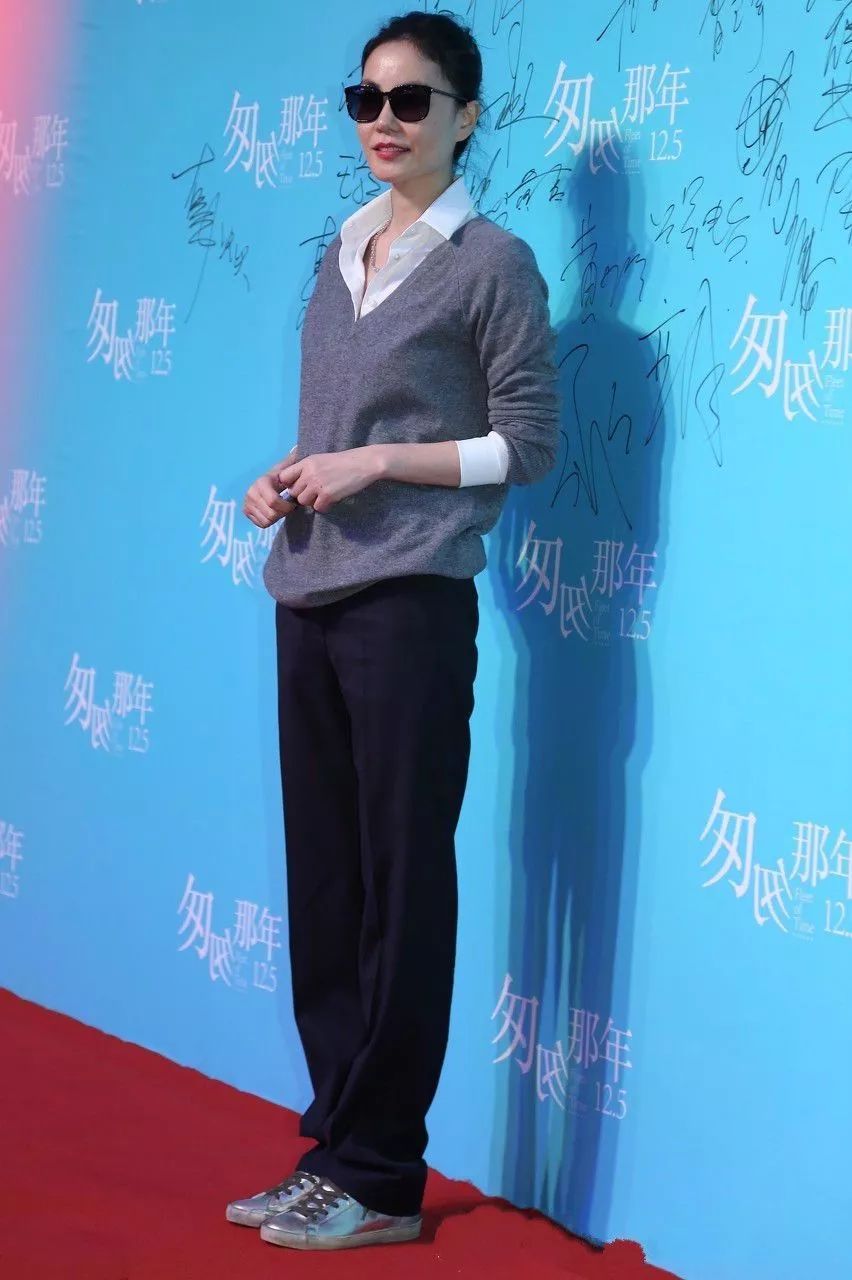 王菲50多岁依旧年轻的心态,半隐退娱乐圈