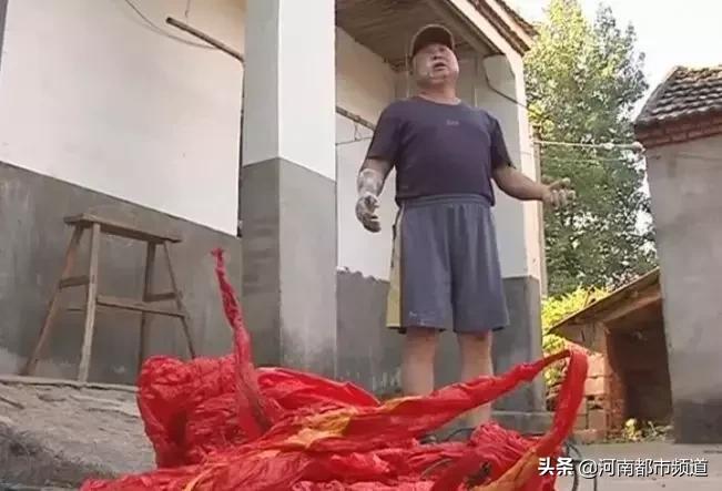 飞上天的气球爆炸现场,天上气球爆炸