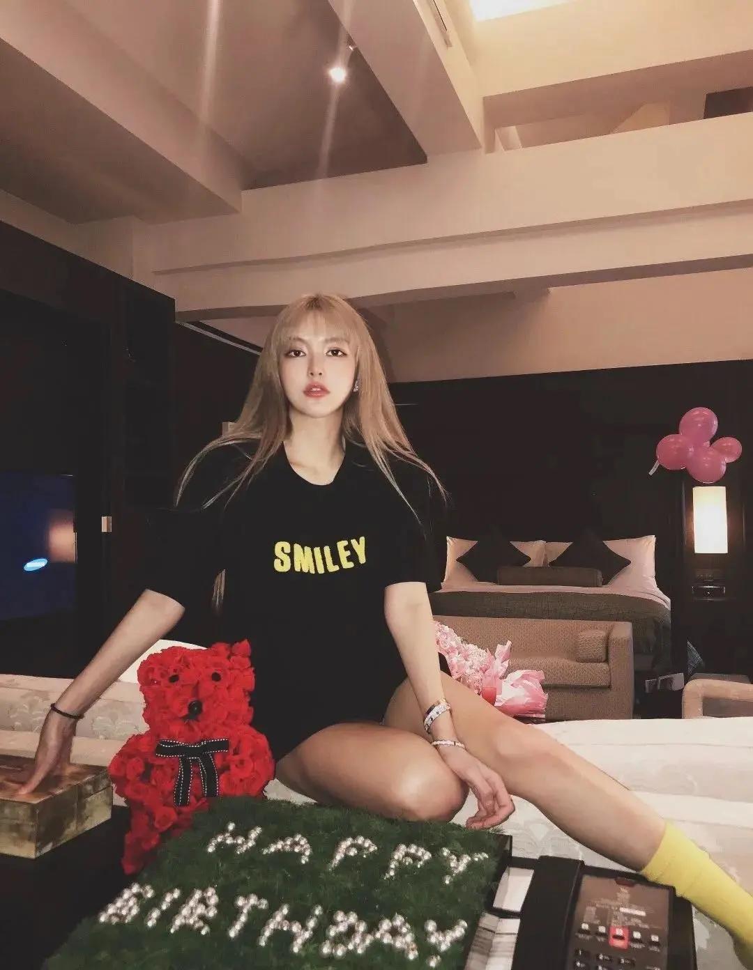 和罗志祥分手7个月后，周扬青终于要出道做女明星了...