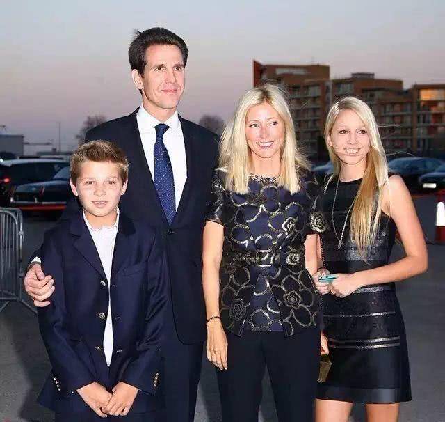 她不仅是众人艳羡的王室公主，更是称霸秀场的ItGirl