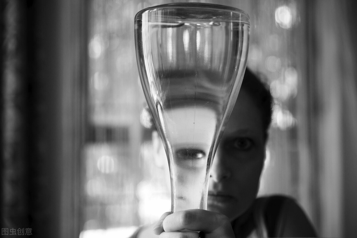 精神分裂症患者为何不受控制，甚至伤人毁物、自杀？