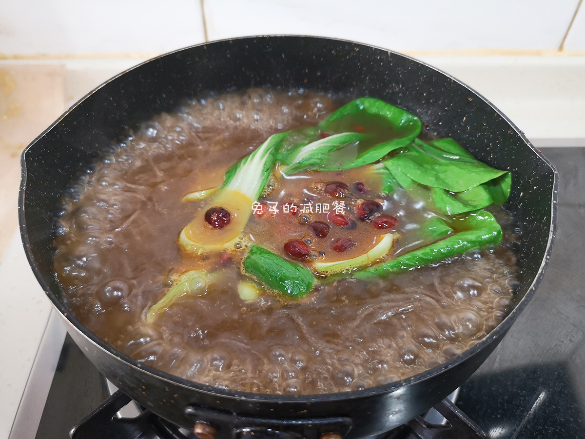 火锅底料速食酸辣粉做法,家庭版酸辣粉的做法火锅底料