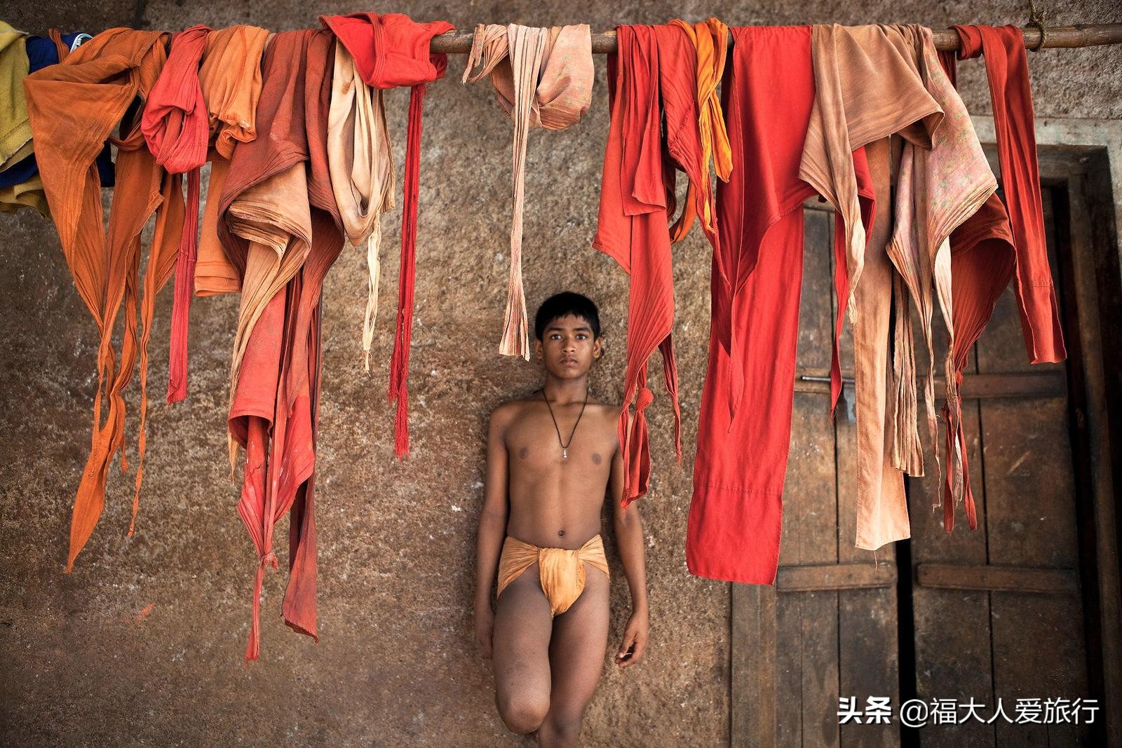 印度传统库什蒂表演者，泥坑里面讨生活，每天除了训练还是训练