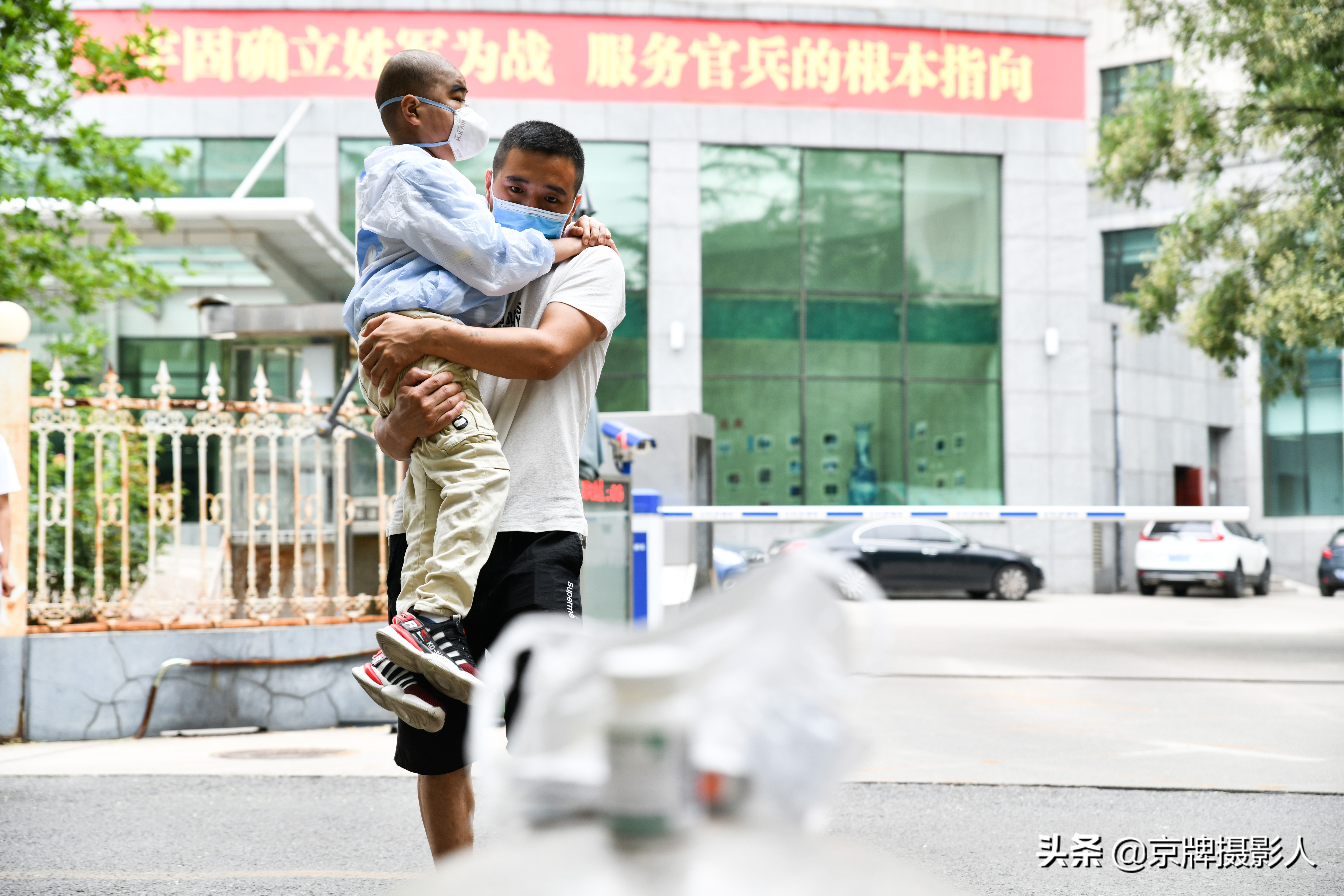 小男孩好心献血却丢了性命,小伙献血多次却没能救活家人