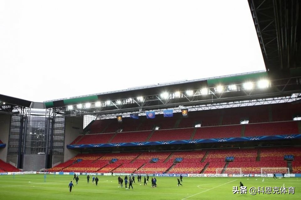 欧洲杯最壮观的球场是什么,欧洲杯十座场馆