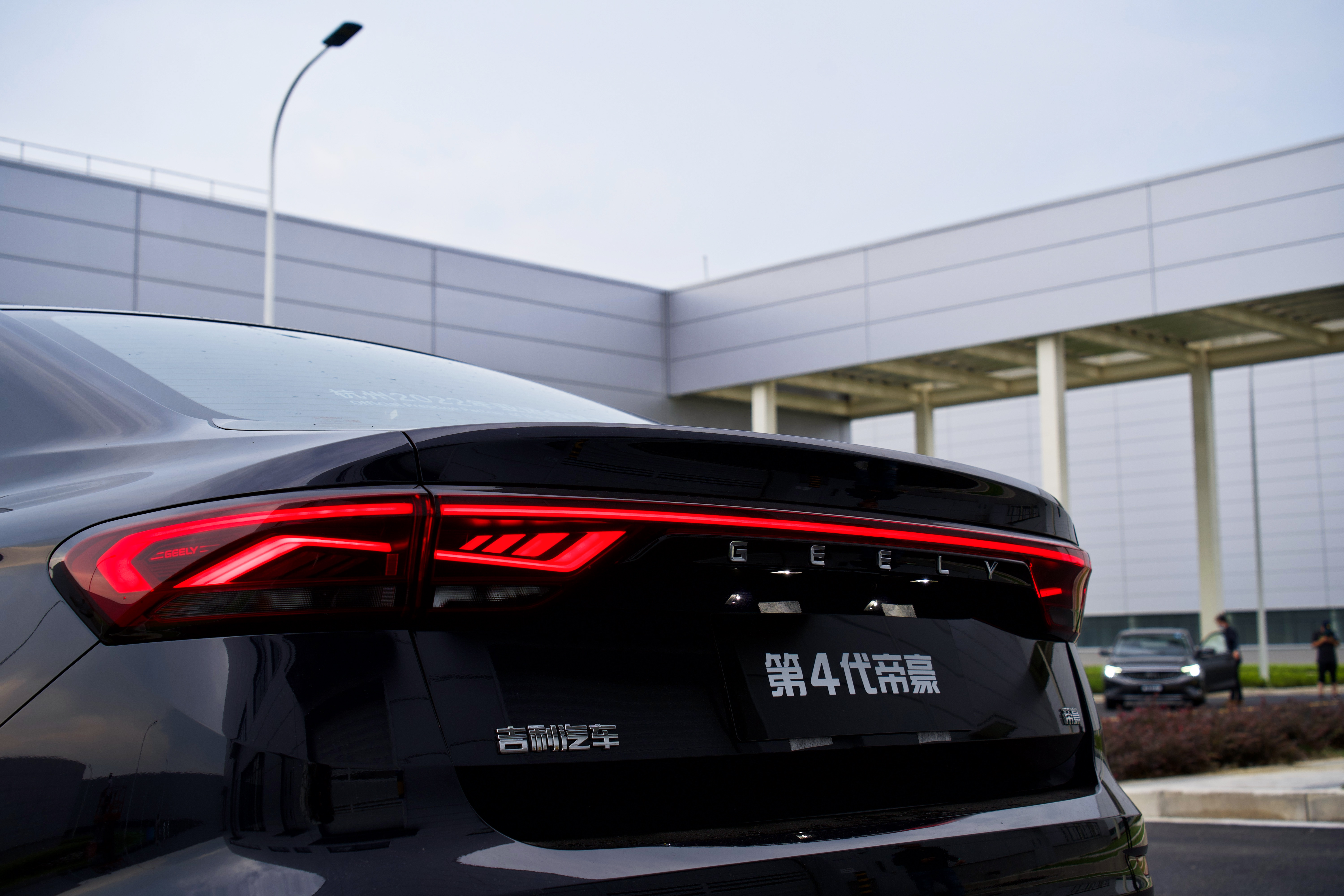 吉利帝豪第四代尊贵型路测,现象级和爆款区别