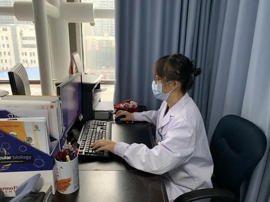 怀疑感染冠状病毒去医院,怀疑自己感染了新冠病毒去哪检测