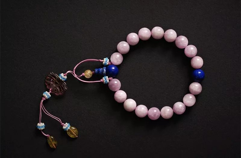 珠宝一般消磁用的是什么容器,珠宝里的消磁石有什么作用