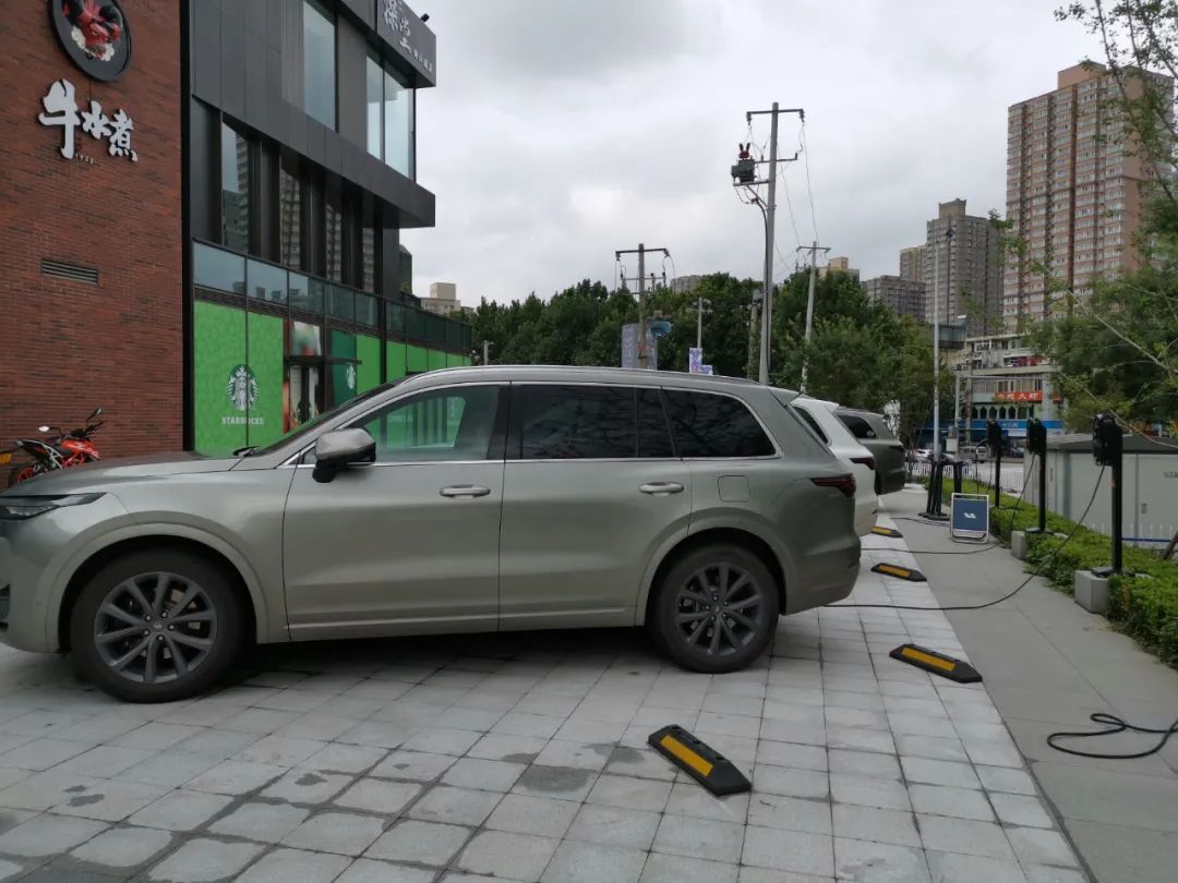 理想one4座试驾,理想one购车现场