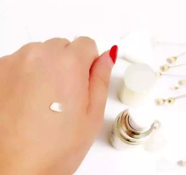 城野医生能收缩毛孔吗,城野医生毛孔收敛焕肤水