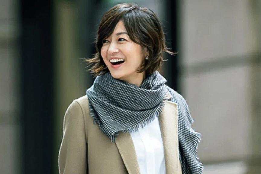 50岁适合什么短发还显年轻,50岁女人留长发好看吗